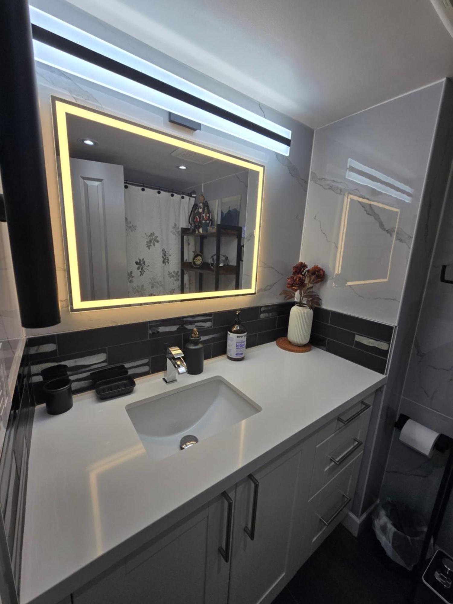 Apartamento Designer-luxury. Waterview, Parking, Rooftop Pool